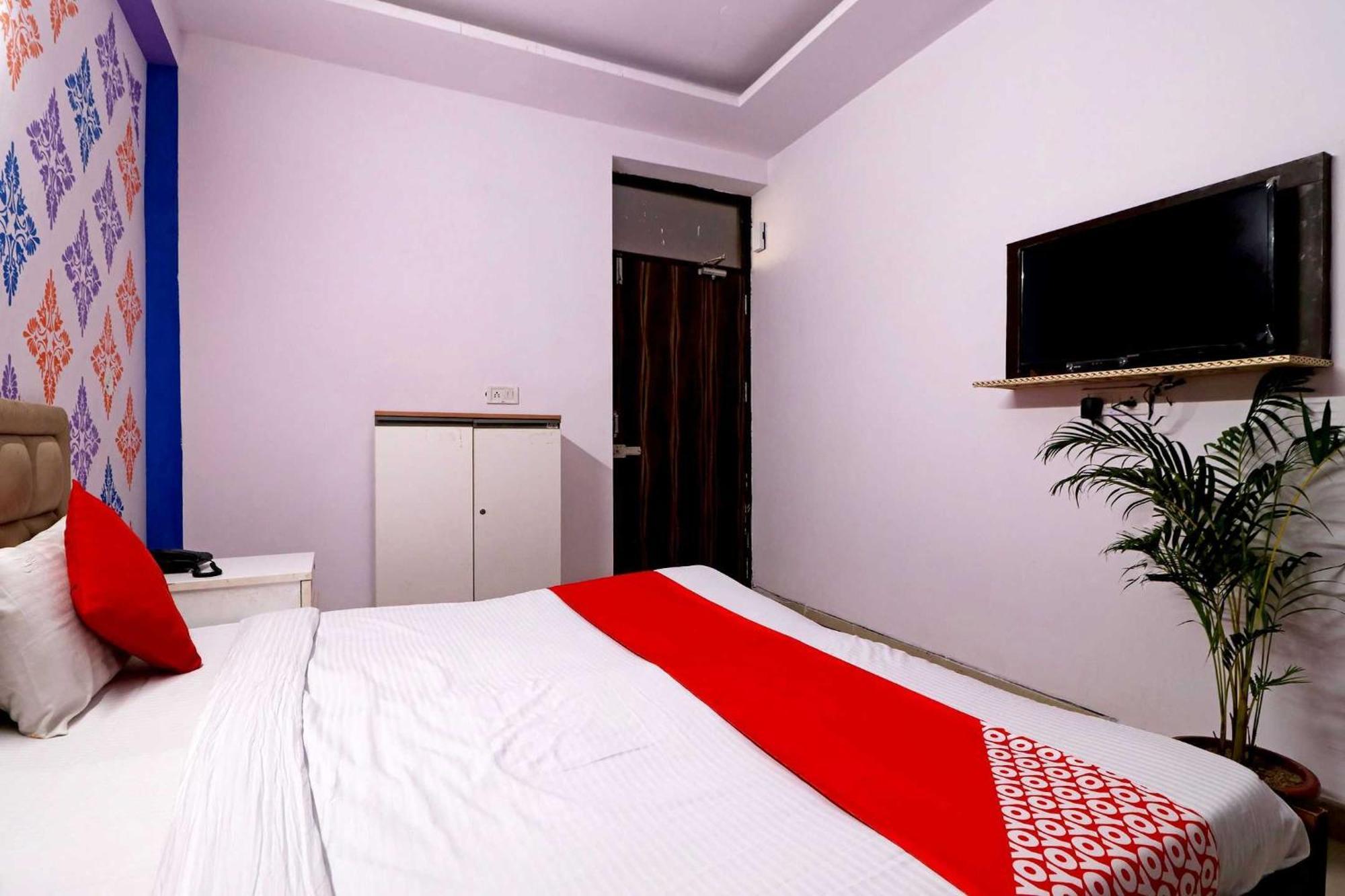 Hotel O Aaradhya Residency Νόιντα Εξωτερικό φωτογραφία