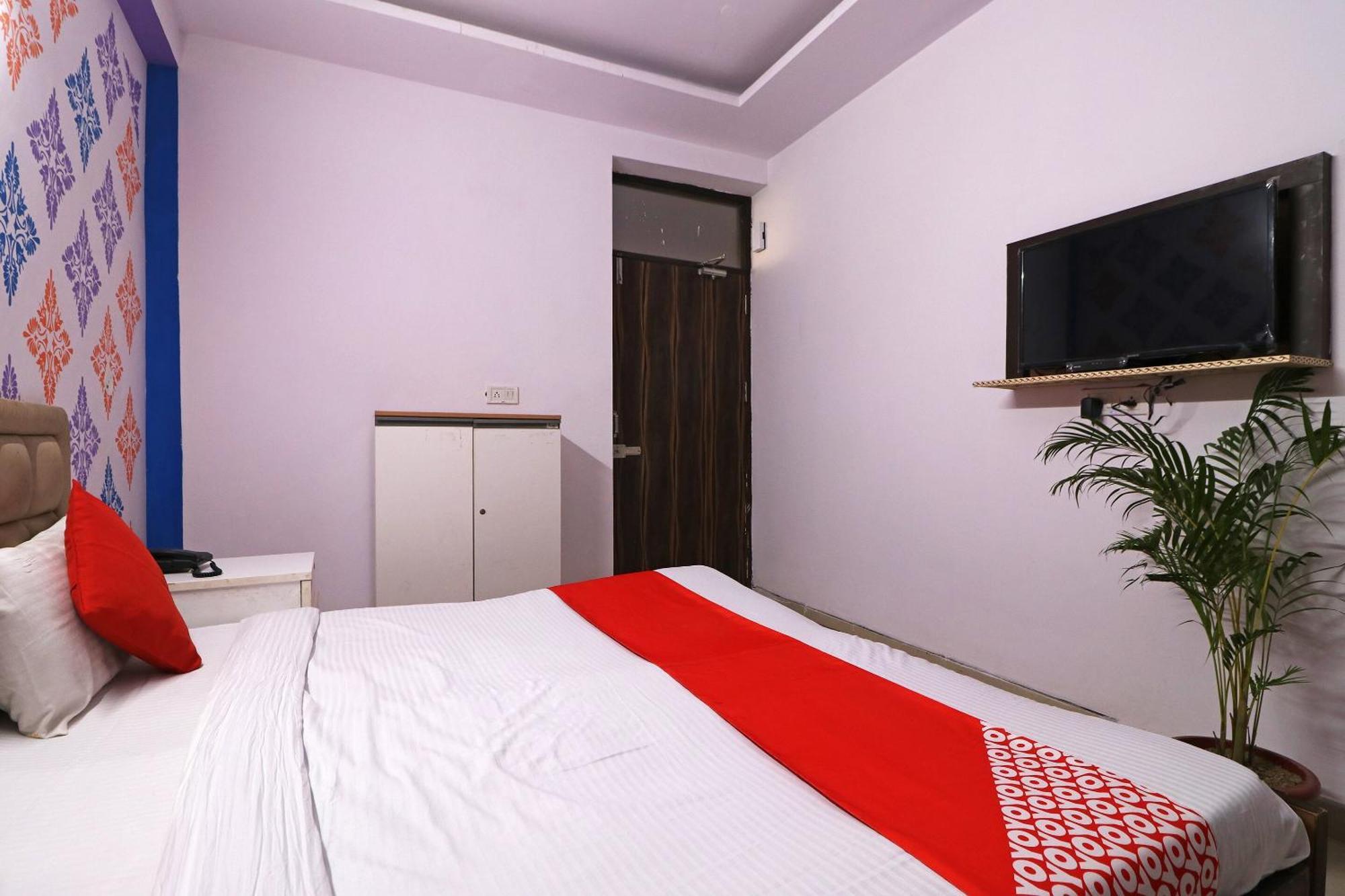 Hotel O Aaradhya Residency Νόιντα Εξωτερικό φωτογραφία