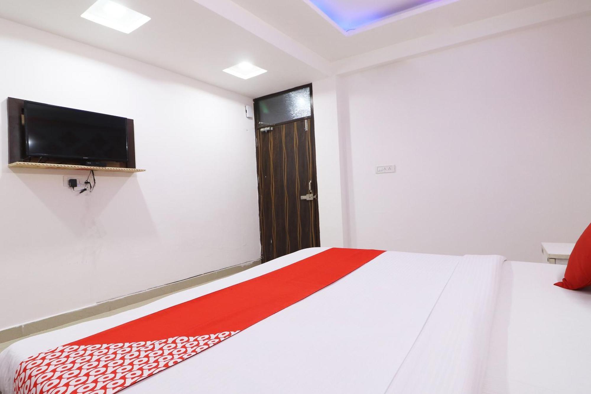 Hotel O Aaradhya Residency Νόιντα Εξωτερικό φωτογραφία